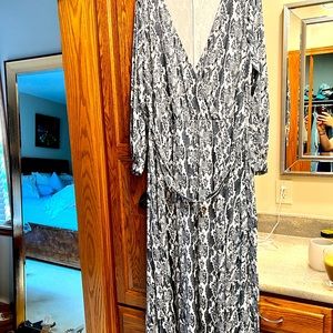 Eloquii womens snake print maxi dress with long sleeves